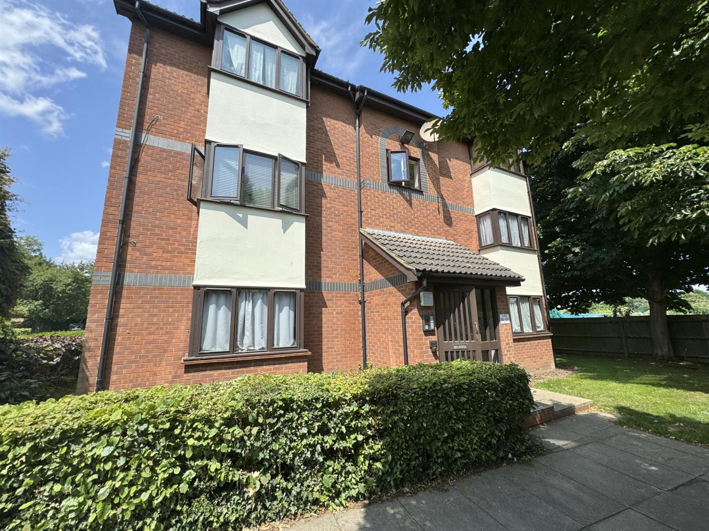 Ainsley Close, Edmonton